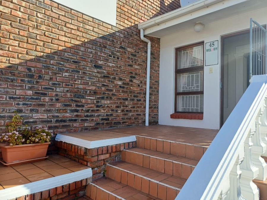 3 Bedroom Property for Sale in Deoville Park Western Cape